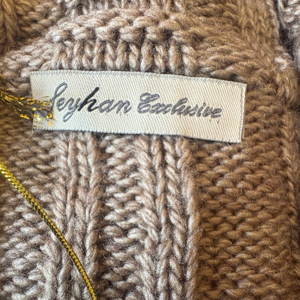 Elegant Tan Cable Knit Cardigan - Picture 3 of 5